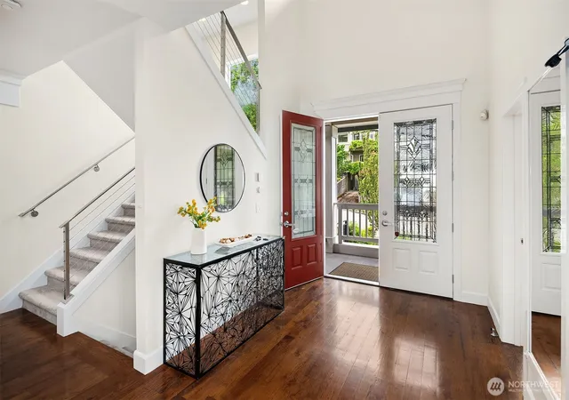 Photo 4 of Single family home for sale at 2607 W Newton St, Seattle, WA 98199 | MLS# NWM2536576 | Listing updated on 2026-09-24