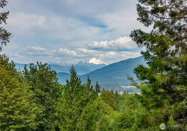 Photo 3 of Single family home for sale at 22426 Criddle Ln, Mount Vernon, WA 98274 | MLS# NWM2536594 | Listing updated on 2026-10-19
