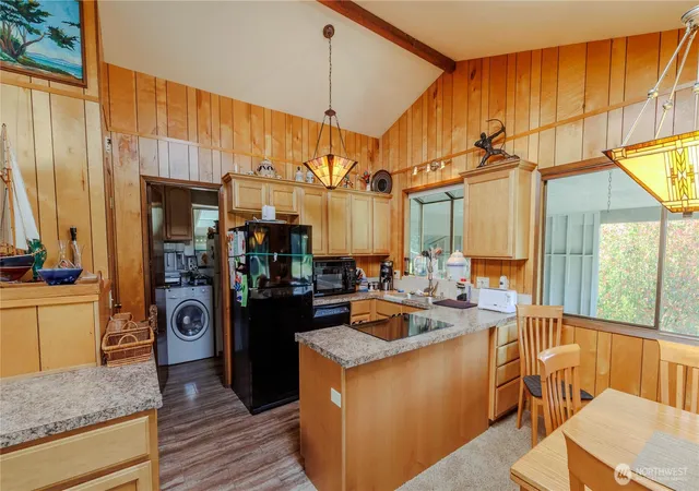 Photo 4 of Single family home for sale at 177 Blakely Dr, Blakely Island, WA 98222 | MLS# NWM2536611 | Listing updated on 2026-09-21