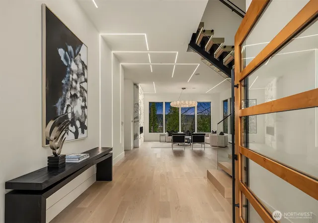 Photo 2 of Mansion for sale at 3806 95th Avenue Ne, Bellevue, WA 98004 | MLS# NWM2536621 | Listing updated on 2026-09-30