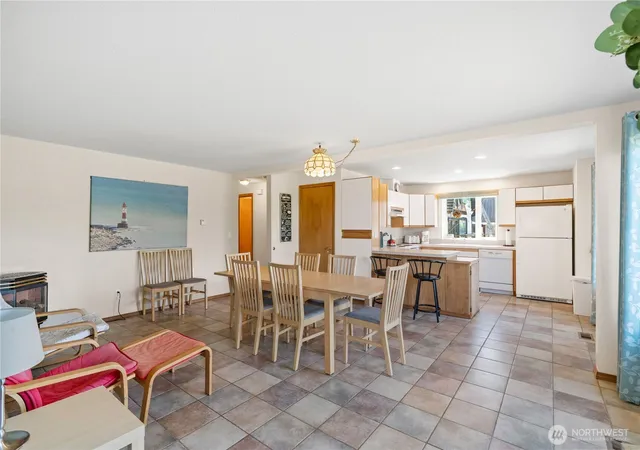 Photo 3 of Single family home for sale at 21 Mccullough Rd, Copalis Beach, WA 98535 | MLS# NWM2536634 | Listing updated on 2026-09-21