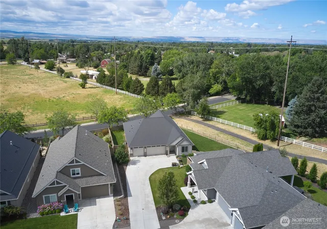 Photo 3 of Sale Pending at 378 Chardonnay Ct, Walla Walla, WA 99362 | MLS# NWM2536648 | Listing updated on 2026-09-25