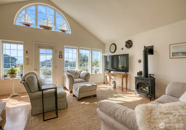 Photo 3 of Single family home for sale at 622 Ocean Shrs Blvd SW, Ocean Shores, WA 98569 | MLS# NWM2536677 | Listing updated on 2026-09-21