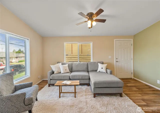 Photo 4 of Manufactured home for sale at 317 M St, Hoquiam, WA 98550 | MLS# NWM2536694 | Listing updated on 2026-09-28