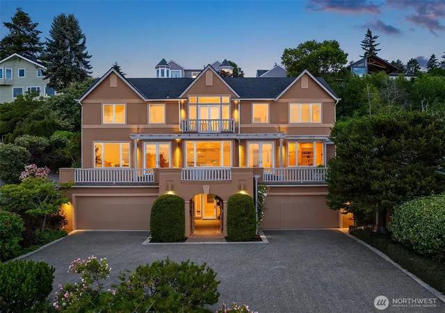 Photo 2 of Sale Pending at 2832 Sw 171st Street, Burien, WA 98166 | MLS# NWM2536697 | Listing updated on 2026-09-29