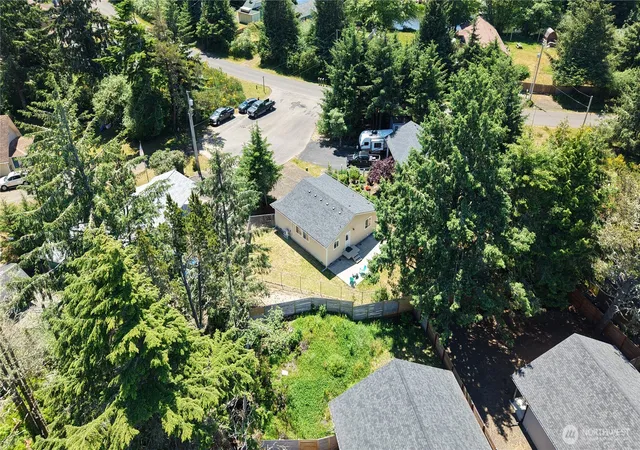 Photo 3 of Sale Pending at 708 Eider Ct Se, Ocean Shores, WA 98569 | MLS# NWM2536739 | Listing updated on 2026-10-02