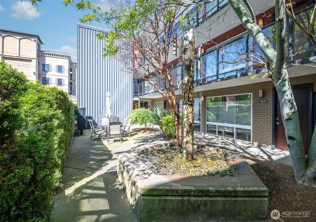 Photo 3 of Condo for sale at 752 Bellevue Ave E #208, Seattle, WA 98102 | MLS# NWM2536752 | Listing updated on 2026-09-21