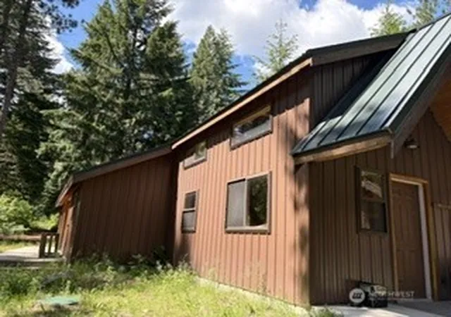 Photo 1 of Single family home for sale at 19045 Gill Crk Rd, Leavenworth, WA 98826 | MLS# NWM2536767 | Listing updated on 2026-09-21