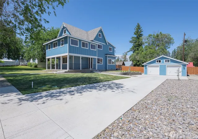 Photo 1 of Single family home for sale at 209 W Ash St, Waterville, WA 98858 | MLS# NWM2536799 | Listing updated on 2026-09-29