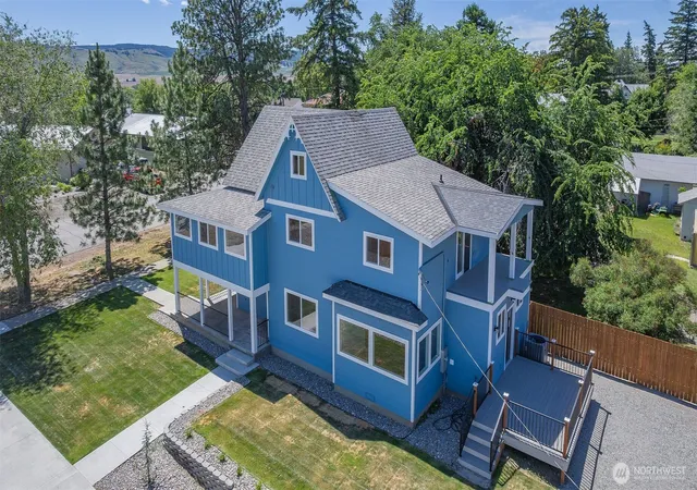 Photo 3 of Single family home for sale at 209 W Ash St, Waterville, WA 98858 | MLS# NWM2536799 | Listing updated on 2026-09-29