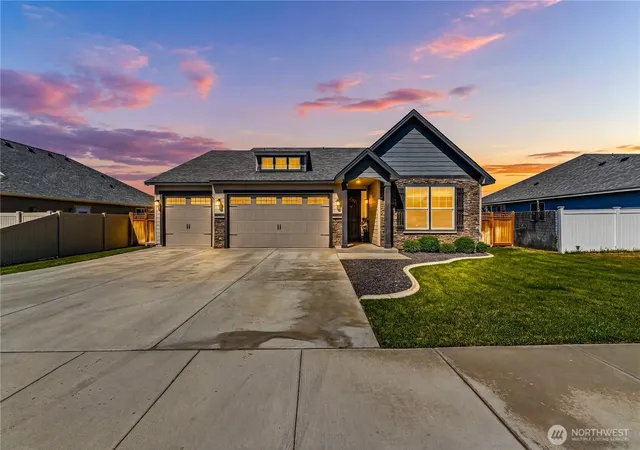 Photo 1 of Single family home for sale at 1001 Redmond Ave, Quincy, WA 98848 | MLS# NWM2536820 | Listing updated on 2026-09-21