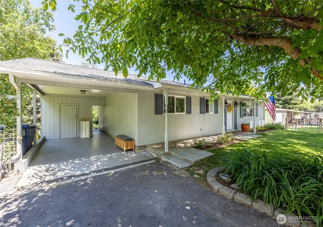Photo 3 of Single family home for sale at 6038 Hazel Pl, Cashmere, WA 98815 | MLS# NWM2536849 | Listing updated on 2026-09-21