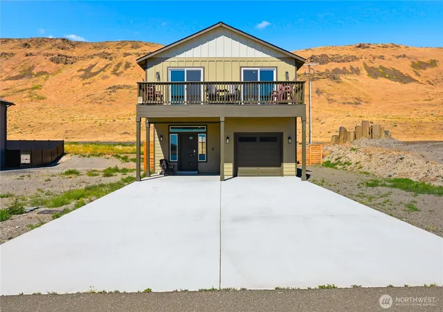 Photo 2 of Single family home for sale at 171 Bridgeview Dr, Vantage, WA 98950 | MLS# NWM2536915 | Listing updated on 2026-09-21