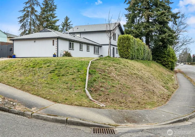 Photo 3 of Single family home for sale at 2902 N Orchard, Tacoma, WA 98407 | MLS# NWM2536926 | Listing updated on 2026-09-29