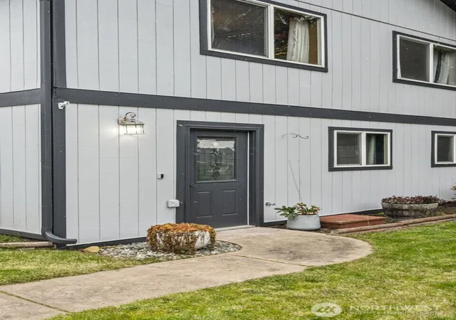 Photo 3 of Single family home for sale at 2902 N Orchard, Tacoma, WA 98407 | MLS# NWM2536926 | Listing updated on 2026-09-29