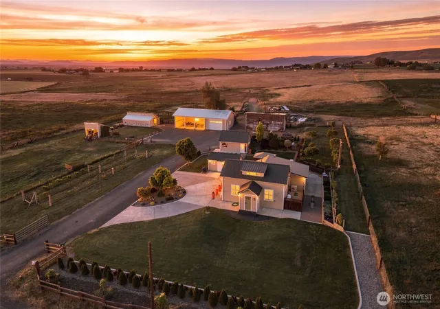 Photo 3 of Single family home for sale at 401 Morrison Rd, Ellensburg, WA 98926 | MLS# NWM2536927 | Listing updated on 2026-09-24