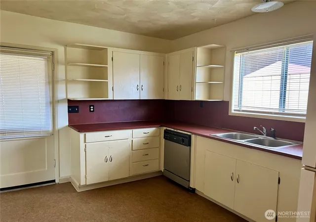 Photo 3 of Multi family home for sale at 2428 Pacific Ave, Hoquiam, WA 98550 | MLS# NWM2536933 | Listing updated on 2026-09-21