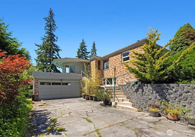 Photo 3 of Sale Pending at 9421 190th Place Sw, Edmonds, WA 98020 | MLS# NWM2536947 | Listing updated on 2026-09-25