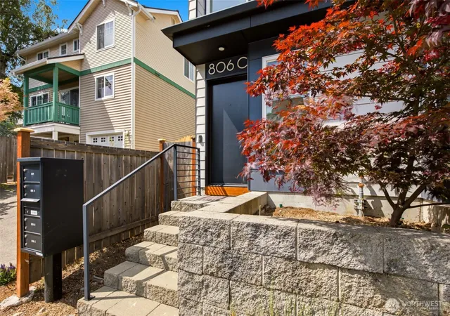 Photo 4 of Townhouse for sale at 806 NW 50th Street #C, Seattle, WA 98107 | MLS# NWM2536962 | Listing updated on 2026-09-26