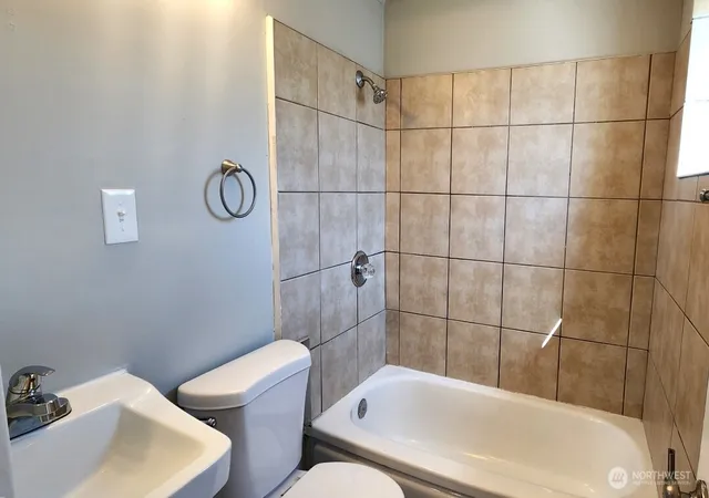 Photo 3 of Multi family home for sale at 124 W Shoshone St, Pasco, WA 99301 | MLS# NWM2536999 | Listing updated on 2026-09-22