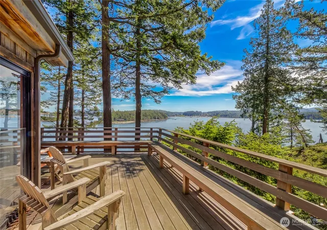 Photo 3 of Single family home for sale at 5 Nelson Trl, Henry Island, WA 98250 | MLS# NWM2537055 | Listing updated on 2026-09-24