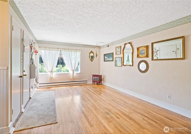 Photo 2 of Single family home for sale at 971 19th Avenue, Longview, WA 98632 | MLS# NWM2537072 | Listing updated on 2026-09-22