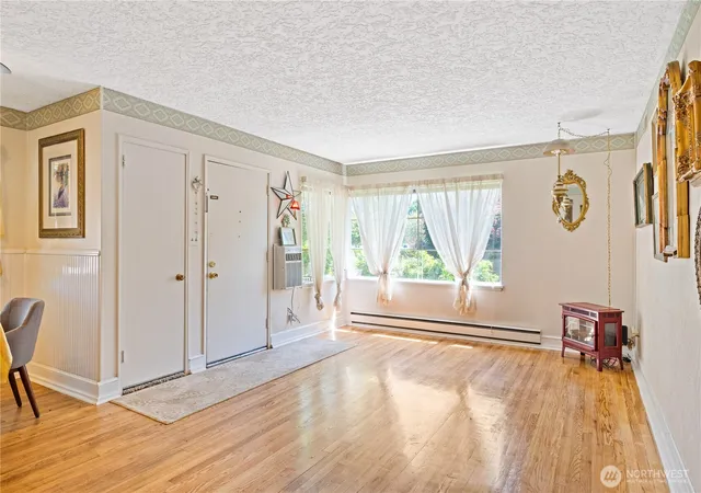 Photo 3 of Single family home for sale at 971 19th Avenue, Longview, WA 98632 | MLS# NWM2537072 | Listing updated on 2026-09-22