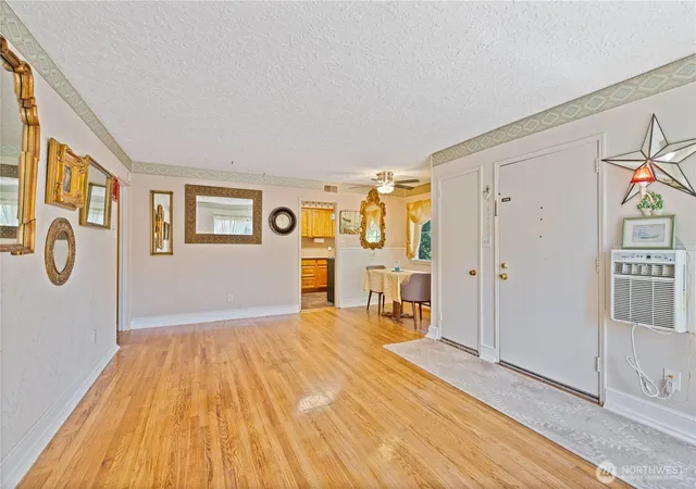 Photo 4 of Single family home for sale at 971 19th Avenue, Longview, WA 98632 | MLS# NWM2537072 | Listing updated on 2026-09-22