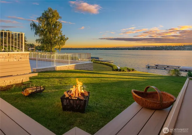Photo 3 of Mansion for sale at 6333 77th Avenue Se, Mercer Island, WA 98040 | MLS# NWM2537113 | Listing updated on 2026-09-22