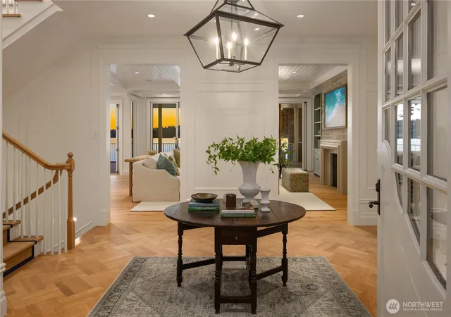 Photo 4 of Single family home for sale at 6333 77th Avenue SE, Mercer Island, WA 98040 | MLS# NWM2537113 | Listing updated on 2026-09-22