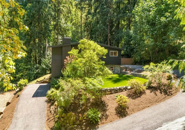 Photo 3 of Single family home for sale at 19035 Se 56th Street, Issaquah, WA 98027 | MLS# NWM2537128 | Listing updated on 2026-09-22