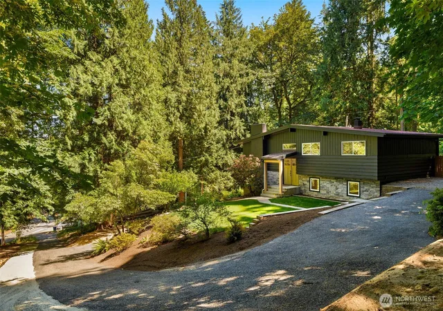 Photo 3 of Single family home for sale at 19035 SE 56th Street, Issaquah, WA 98027 | MLS# NWM2537128 | Listing updated on 2026-09-22
