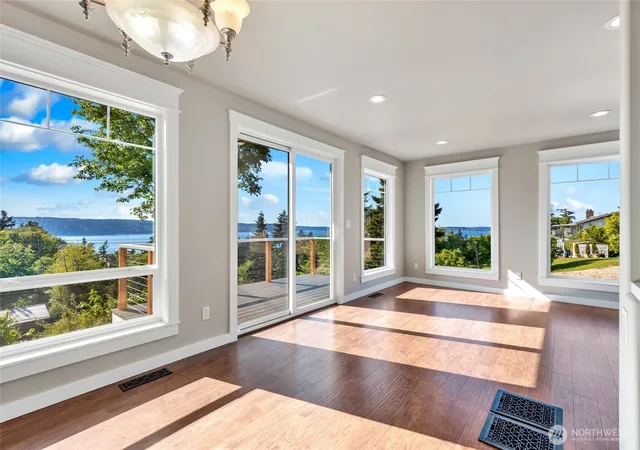 Photo 2 of Single family home for sale at 501 11th Street, Mukilteo, WA 98275 | MLS# NWM2537158 | Listing updated on 2026-09-28