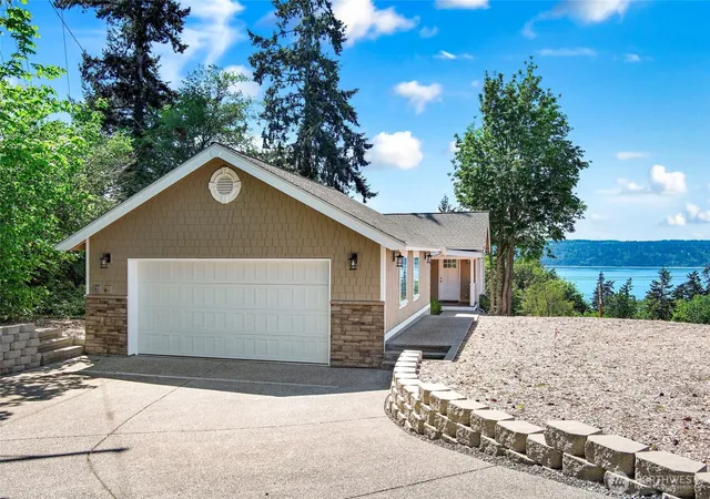 Photo 4 of Single family home for sale at 501 11th Street, Mukilteo, WA 98275 | MLS# NWM2537158 | Listing updated on 2026-09-28