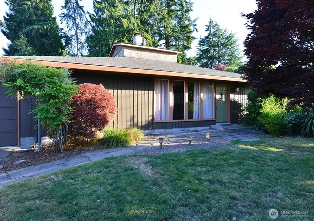 Photo 2 of Sale Pending at 2228 Merchant, Everett, WA 98208 | MLS# NWM2537159 | Listing updated on 2026-09-25