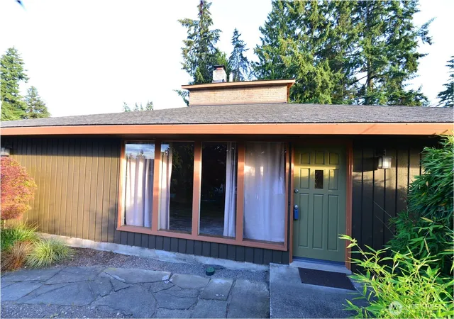 Photo 3 of Sale Pending at 2228 Merchant, Everett, WA 98208 | MLS# NWM2537159 | Listing updated on 2026-09-25