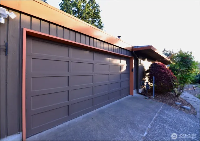 Photo 4 of Sale Pending at 2228 Merchant, Everett, WA 98208 | MLS# NWM2537159 | Listing updated on 2026-09-25