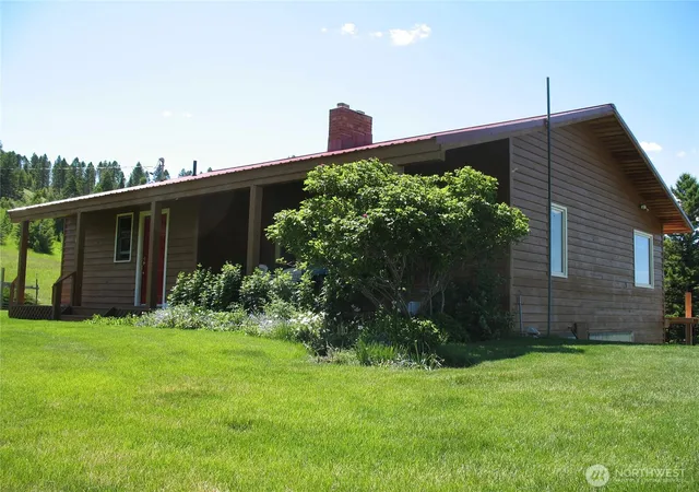 Photo 3 of Single family home for sale at 40 Turner Homestead Rd, Oroville, WA 98844 | MLS# NWM2537182 | Listing updated on 2026-09-22