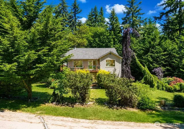 Photo 4 of Single family home for sale at 79 G Mukilteo Way, Hat Island, WA 98206 | MLS# NWM2537198 | Listing updated on 2026-09-22