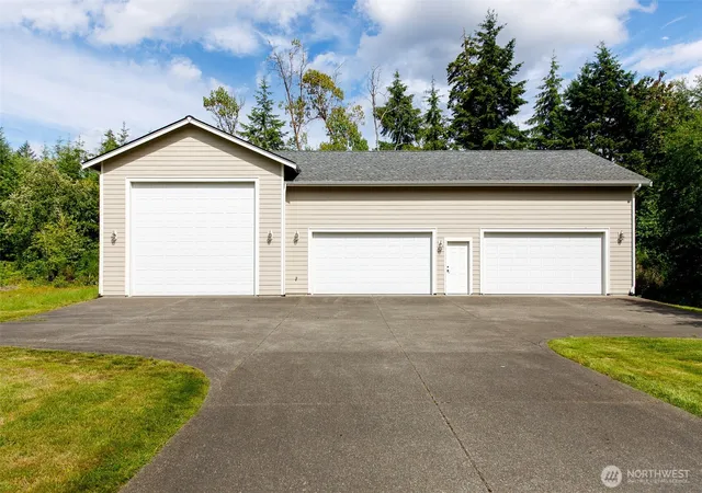 Photo 3 of Sale Pending at 7226 Marvin Rd NE, Olympia, WA 98516 | MLS# NWM2537201 | Listing updated on 2026-09-28