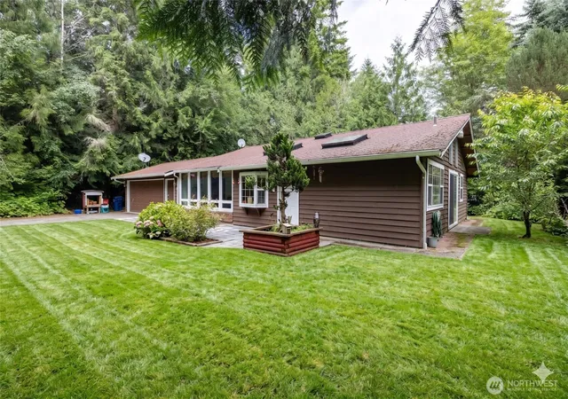 Photo 3 of Sale Pending at 592 Sprague Valley Dr, Maple Falls, WA 98266 | MLS# NWM2537243 | Listing updated on 2026-06-22