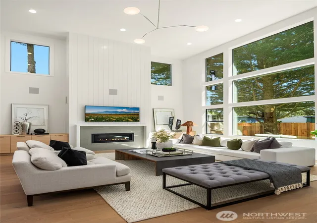 Photo 3 of Sale Pending at 16711 Ne 16th Place, Bellevue, WA 98008 | MLS# NWM2537295 | Listing updated on 2026-09-25