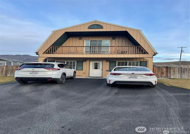 Photo 2 of Sale Pending at 27 Orchard Loop N, Tonasket, WA 98855 | MLS# NWM2537324 | Listing updated on 2026-09-25