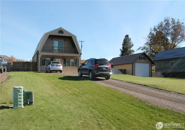 Photo 3 of Sale Pending at 27 Orchard Loop N, Tonasket, WA 98855 | MLS# NWM2537324 | Listing updated on 2026-09-25