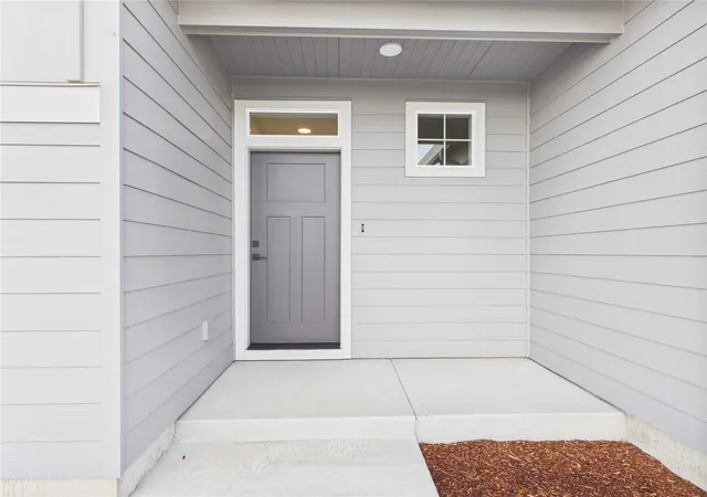 Photo 3 of Single family home for sale at 606 Powell Ave, Winlock, WA 98596 | MLS# NWM2537351 | Listing updated on 2026-10-26