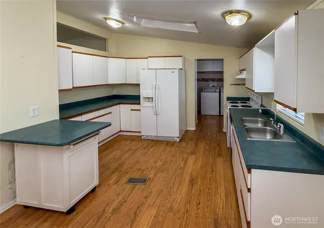 Photo 3 of Sale Pending at 3501 Auburn Way S #44, Auburn, WA 98092 | MLS# NWM2537437 | Listing updated on 2026-08-14