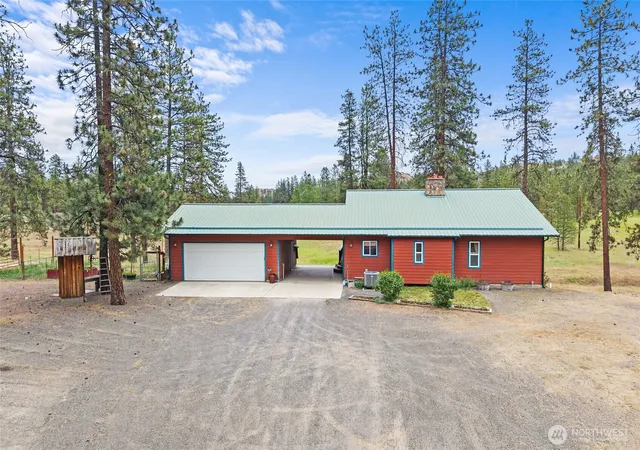 Photo 1 of Single family home for sale at 40048 Cayuse Cvs E, Davenport, WA 99122 | MLS# NWM2537441 | Listing updated on 2026-09-22