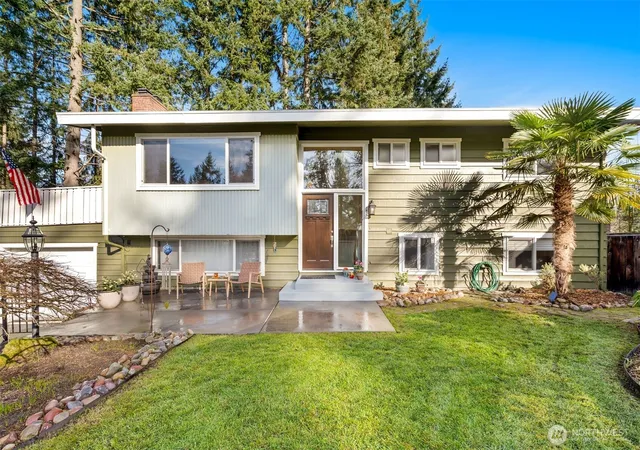 Photo 3 of Contingent at 6427 182nd Place Sw, Lynnwood, WA 98037 | MLS# NWM2537453 | Listing updated on 2026-09-21