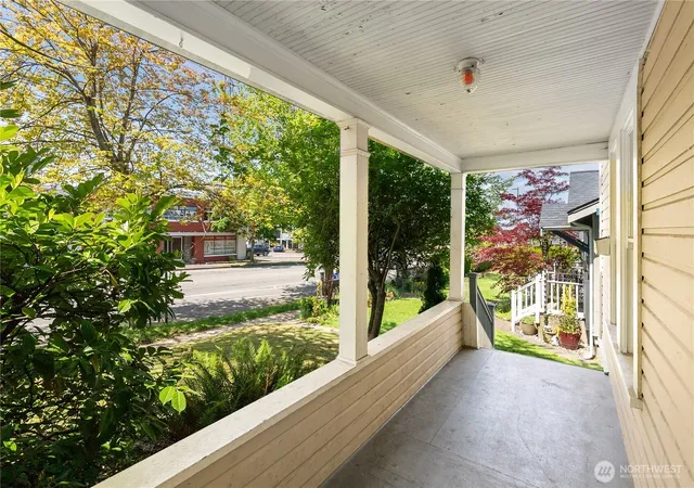 Photo 3 of Sale Pending at 1152 Ellis St, Bellingham, WA 98225 | MLS# NWM2537473 | Listing updated on 2026-08-06