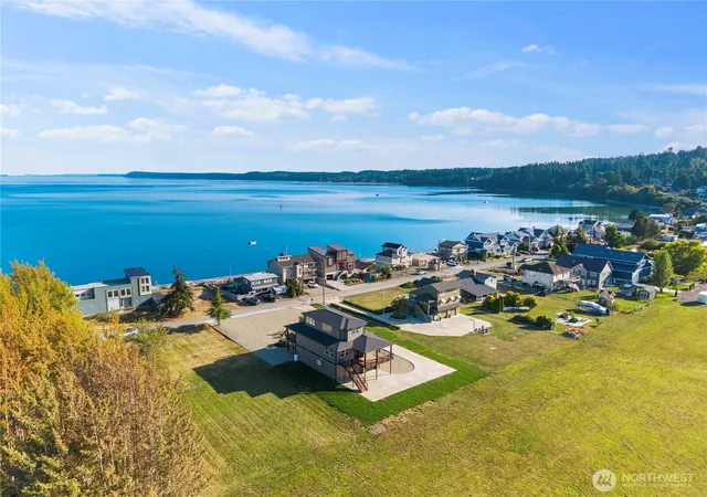 Photo 3 of Single family home for sale at 169 Driftwood Shrs, Camano Island, WA 98282 | MLS# NWM2537485 | Listing updated on 2026-09-22